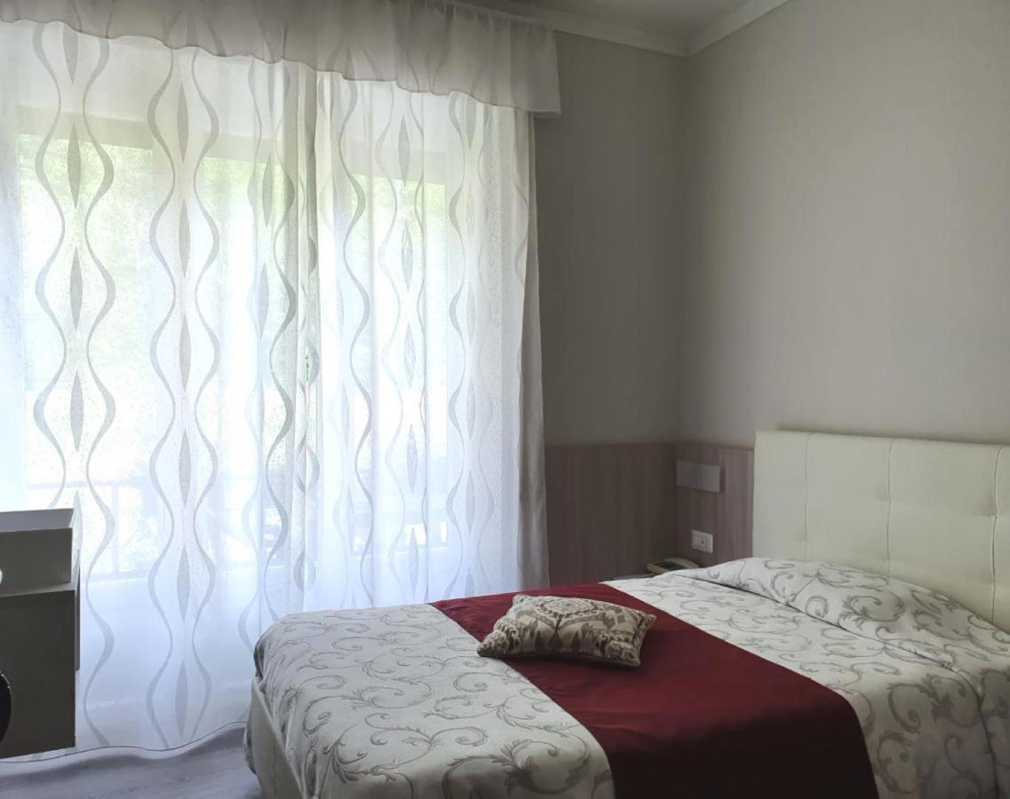 Albergo Paradiso Maccagno Εξωτερικό φωτογραφία